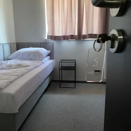 E-hotel *