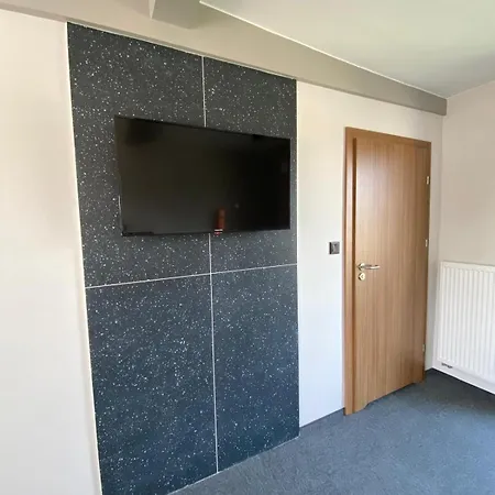 E-hotel *