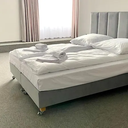 E-hotel Готель Лодзь