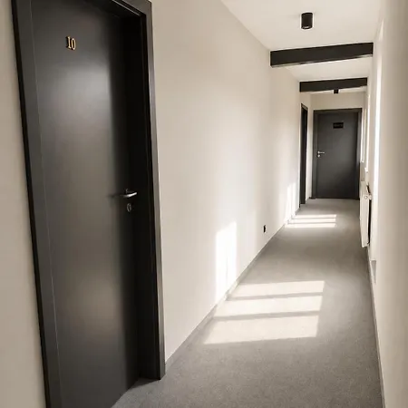 E-hotel *